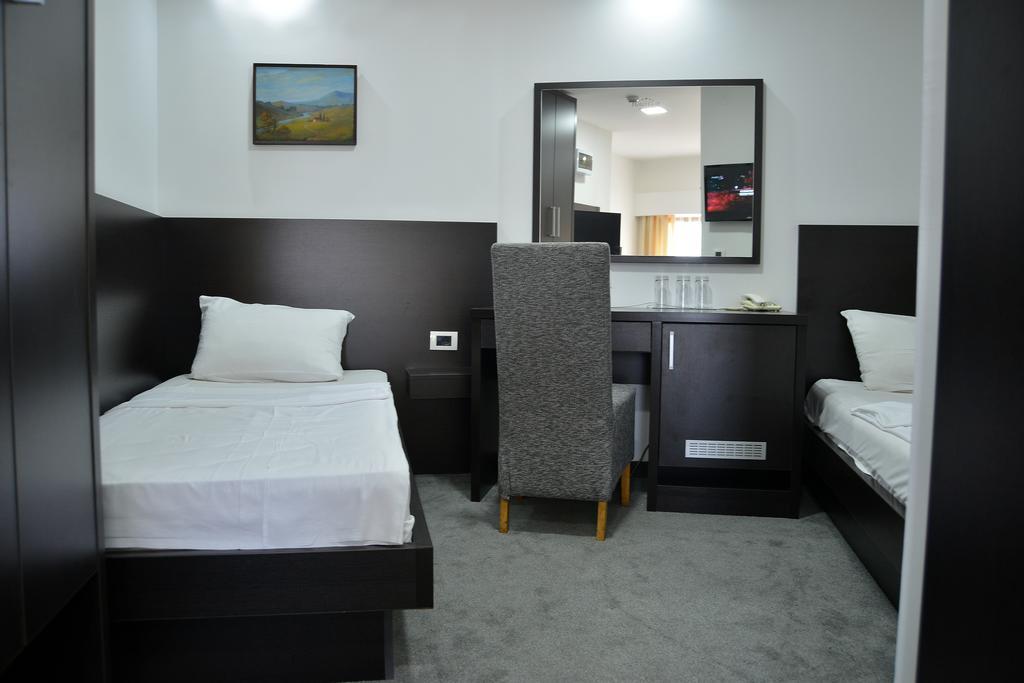 Hotel Golf Kruševac Oda fotoğraf
