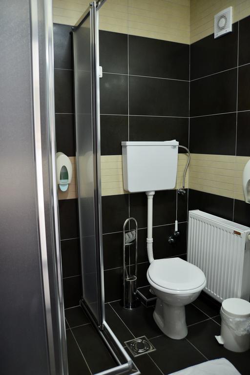 Hotel Golf Kruševac Oda fotoğraf